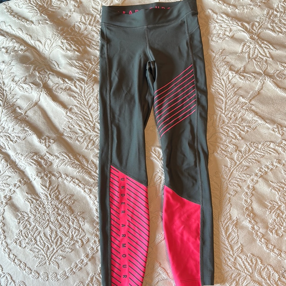 Under Armour gray and bright pink leggings size XS!